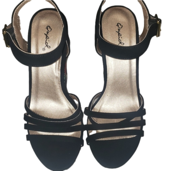 Tropical Platform Sandals - Picture 6 of 9